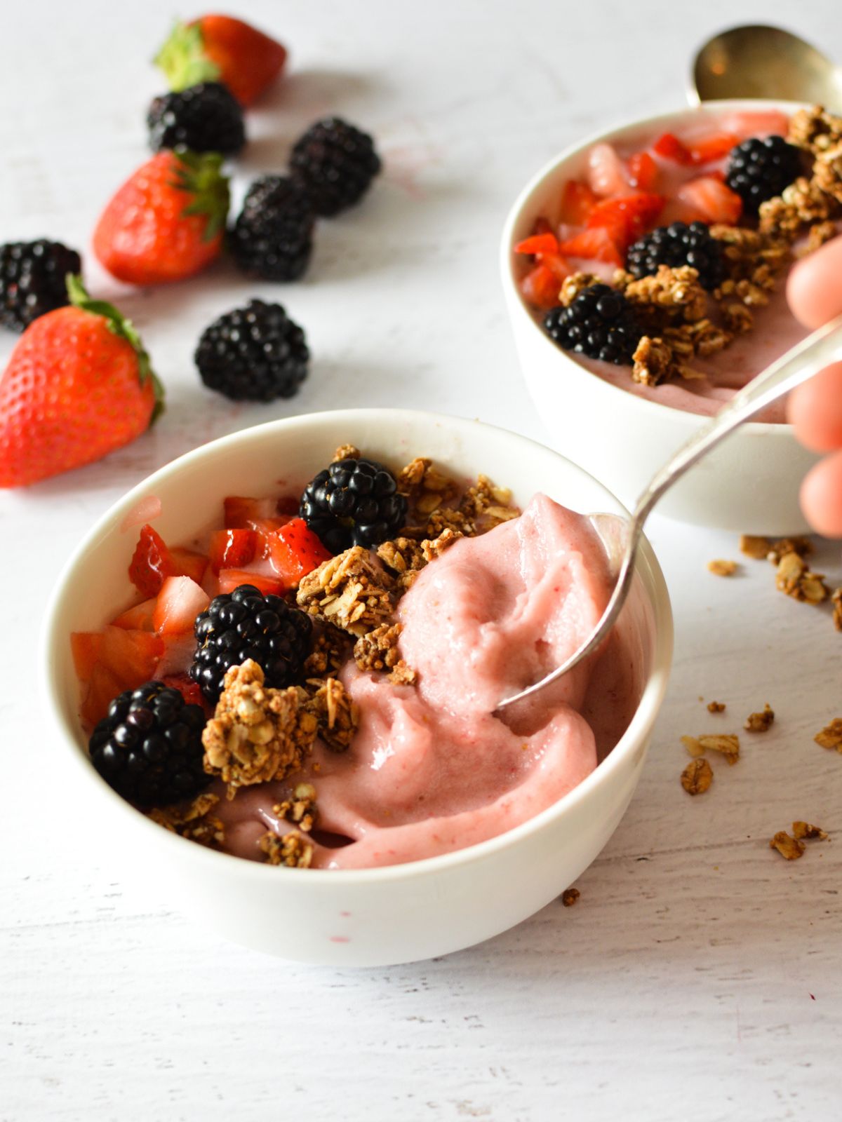 How to Make an Ultra Thick Smoothie Bowl