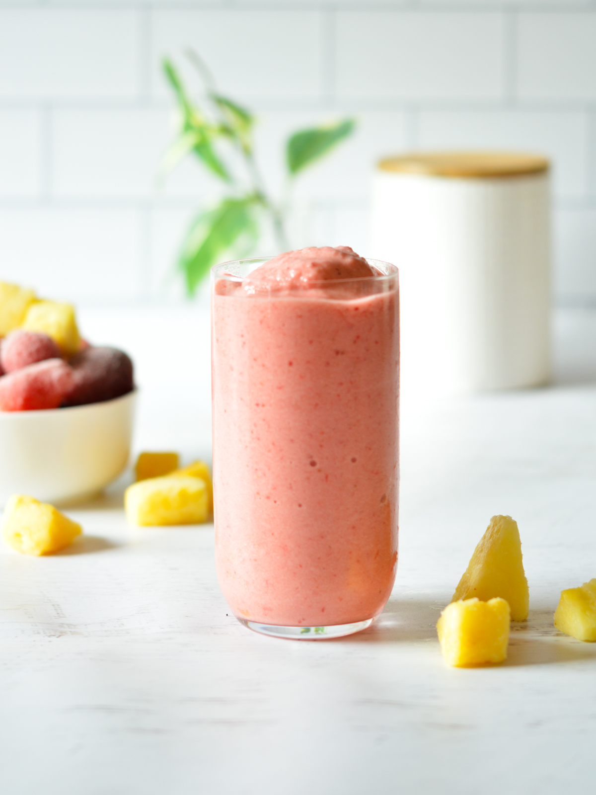 https://sipsipsmoothie.com/wp-content/uploads/2023/08/pineapple-surf-7-1-of-1.jpg